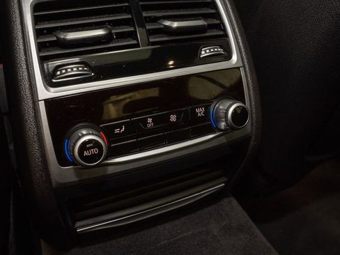 Used 2019 BMW 740i w/ M Sport Package image 8