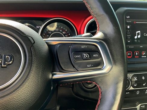 Used 2018 Jeep Wrangler Unlimited Rubicon image 12