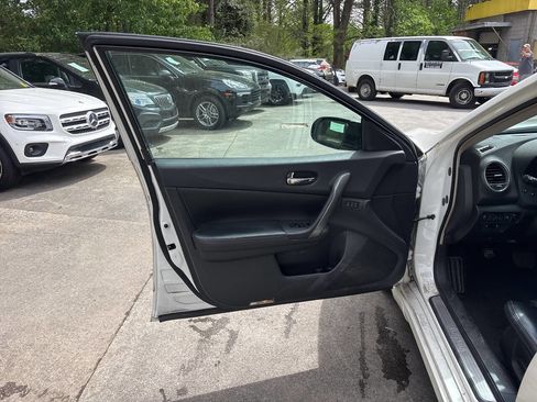 Used 2012 Nissan Maxima 3.5 SV w/ Sport Pkg FWD image 8