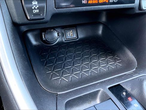 Used 2023 Toyota RAV4 XLE image 30