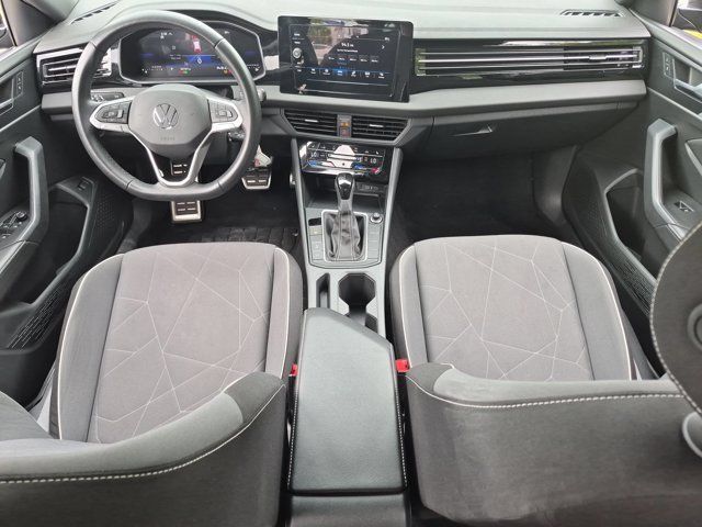 Used 2025 Volkswagen Jetta Sport FWD image 25