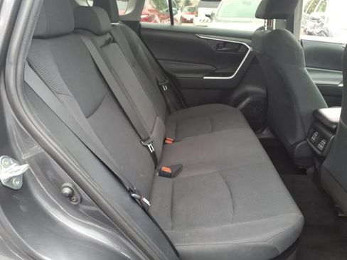 Used 2019 Toyota RAV4 LE w/ Carpet Mat Package AWD/4WD image 5