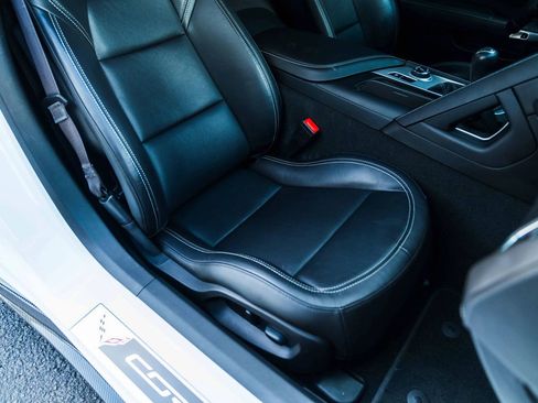 Used 2019 Chevrolet Corvette Stingray Coupe w/ 1LT RWD image 33