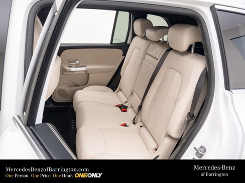 New 2025 Mercedes-Benz GLB 250 4MATIC image 19