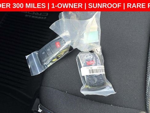 Used 2026 Toyota Corolla Cross AWD Hybrid w/ Moonroof Package image 5