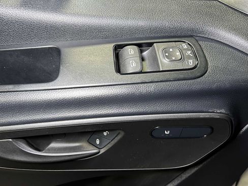 Used 2025 Mercedes-Benz Sprinter 2500 image 22