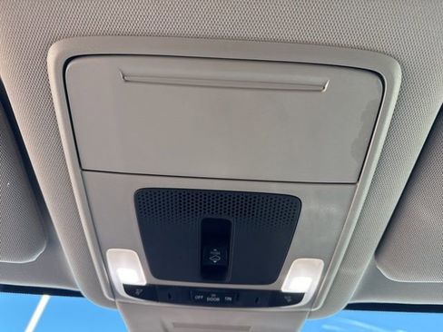 Used 2025 Honda CR-V EX-L image 30