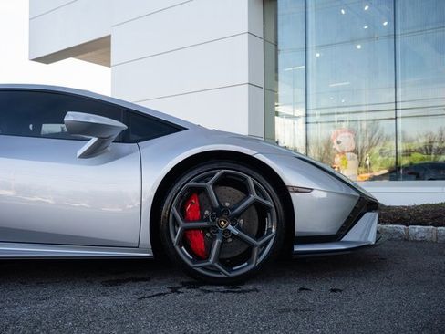 Used 2023 Lamborghini Huracan Tecnica image 15