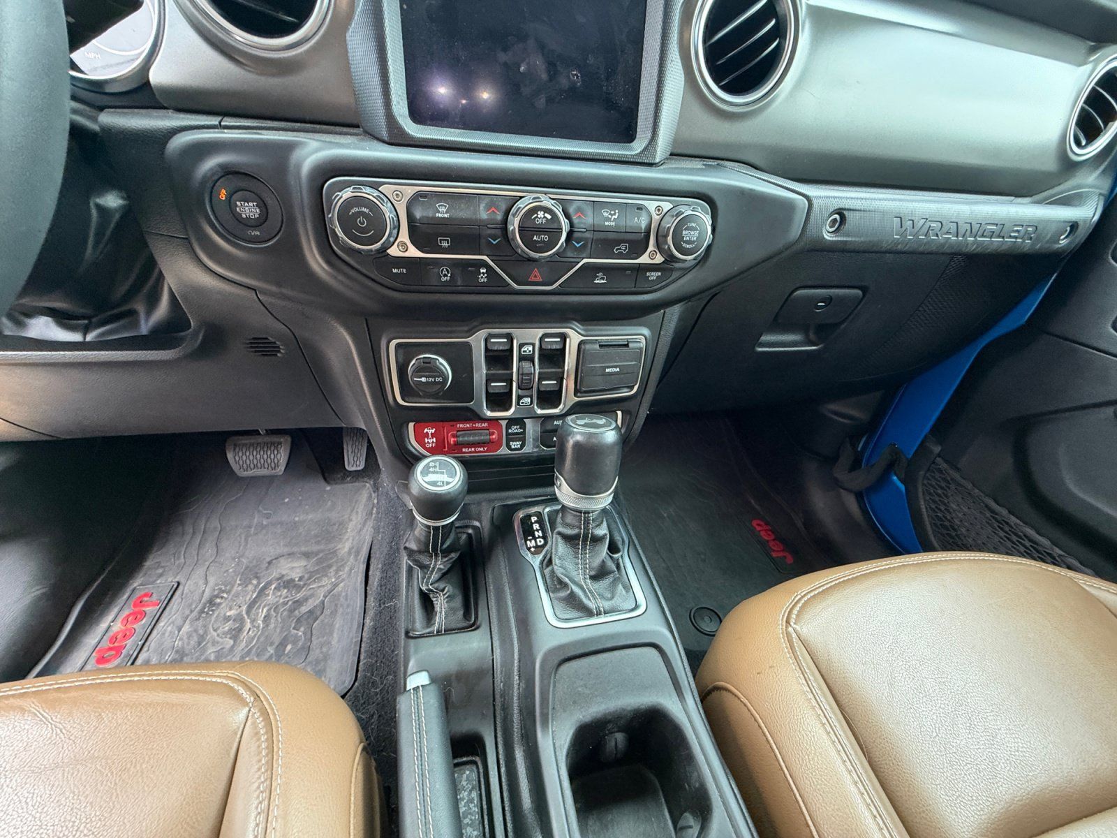 Used 2023 Jeep Wrangler Unlimited Rubicon AWD/4WD image 11