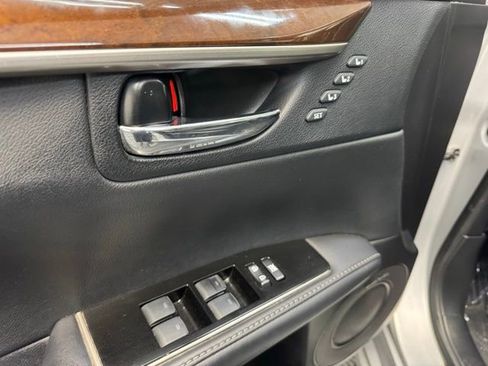 Used 2016 Lexus ES 350 w/ Navigation System Package FWD image 12