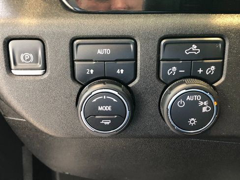 Certified 2024 Chevrolet Silverado 1500 LT image 32