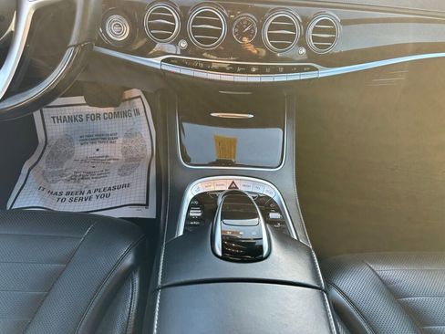Used 2019 Mercedes-Benz S 560 4MATIC Sedan w/ Premium Package image 19