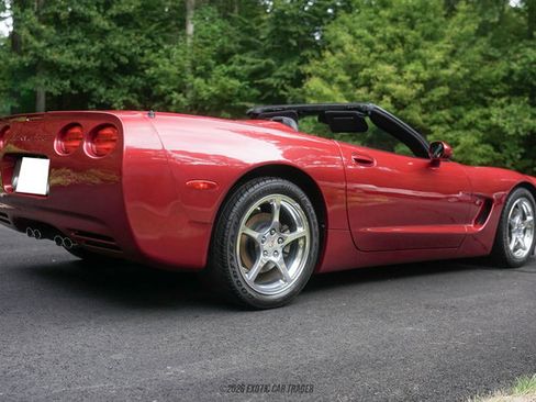 Used 2004 Chevrolet Corvette Convertible w/ Preferred Equipment Group RWD image 8