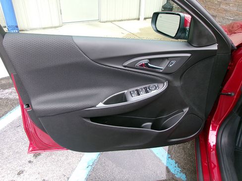 Used 2025 Chevrolet Malibu RS image 15