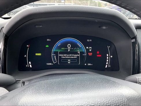 Used 2025 Toyota Camry LE image 12