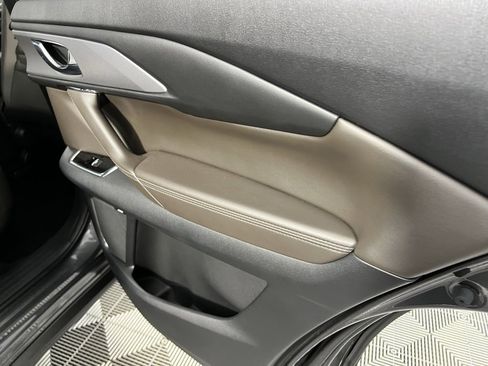 Used 2023 MAZDA CX-9 Signature image 32