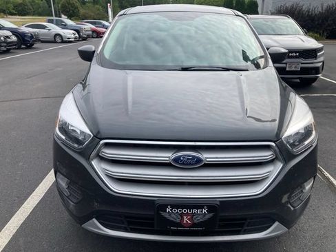 Used 2019 Ford Escape SE AWD/4WD image 2