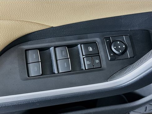 Used 2025 Toyota RAV4 XLE Premium image 15