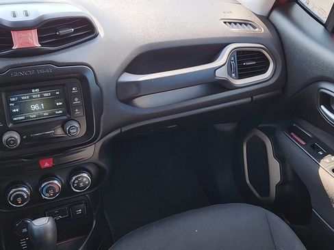Used 2016 Jeep Renegade Latitude AWD/4WD image 6