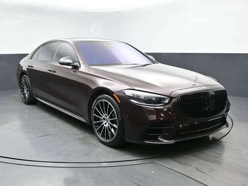 Used 2021 Mercedes-Benz S 580 4MATIC Sedan image 2