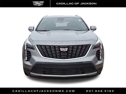 Certified 2023 Cadillac XT4 Premium Luxury image 2