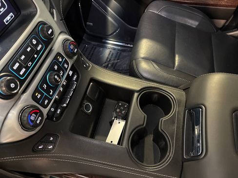 Used 2019 GMC Yukon XL SLT image 24