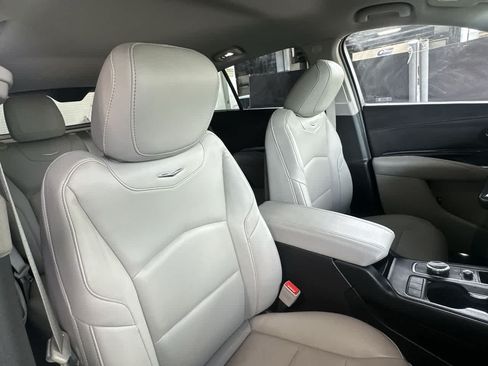 Used 2023 Cadillac XT4 Luxury FWD image 27
