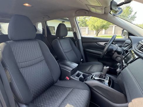 Used 2018 Nissan Rogue SV w/ Premium Package image 28