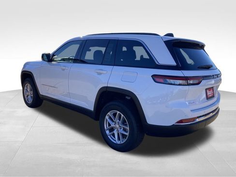 New 2025 Jeep Grand Cherokee 4WD image 3