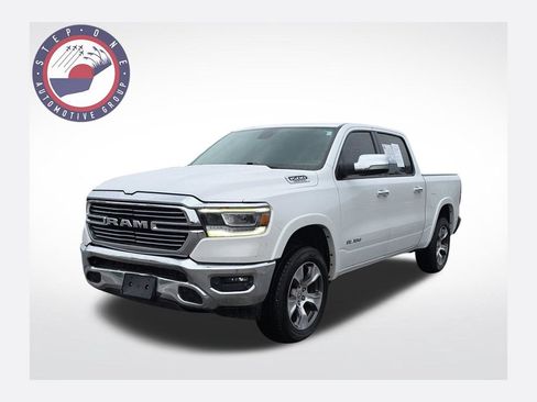 Used 2019 RAM 1500 Laramie AWD/4WD image 1