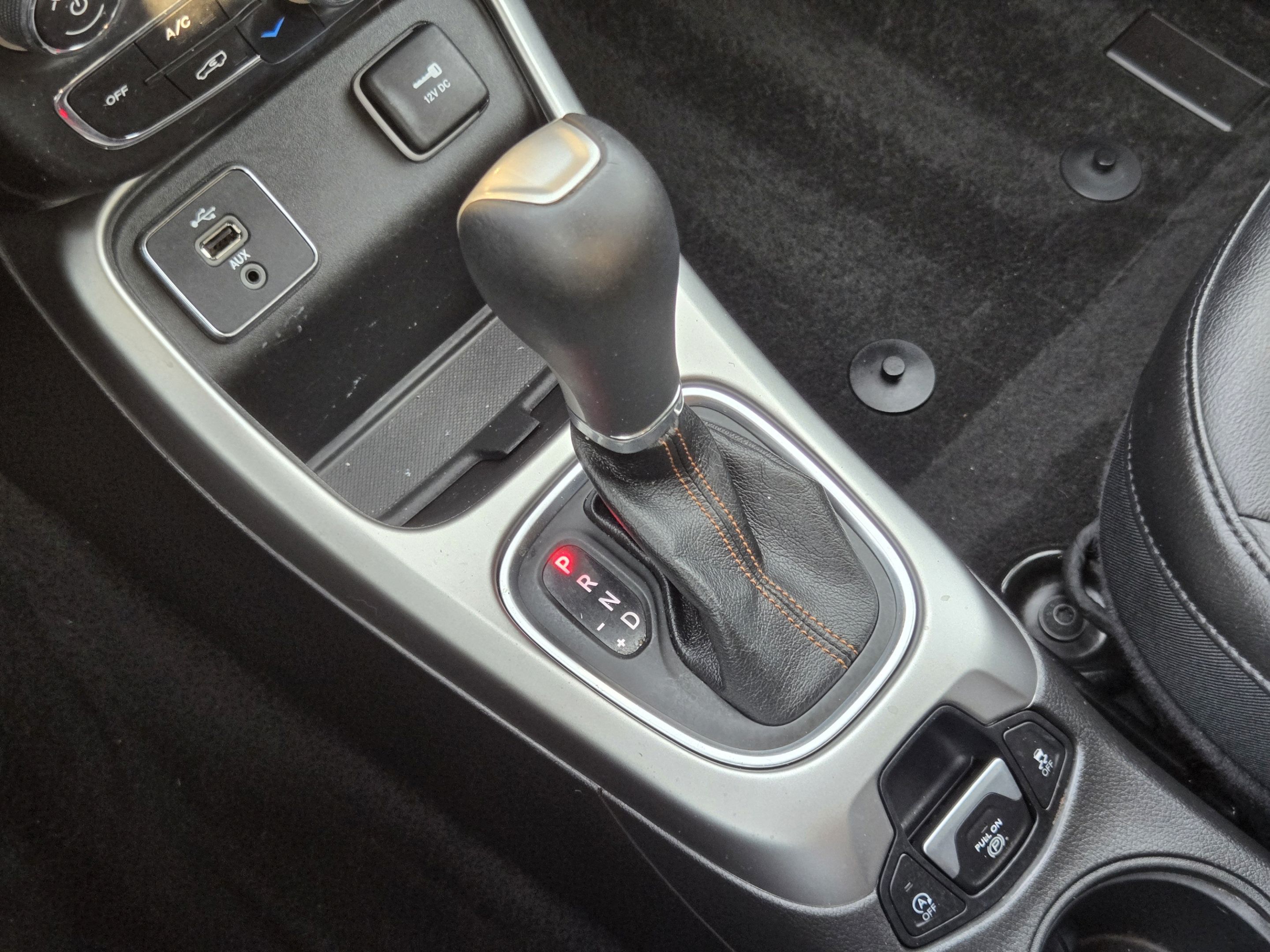 Used 2018 Jeep Compass Latitude FWD image 16