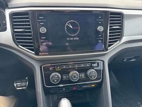 Certified 2022 Volkswagen Atlas SEL R-Line image 25