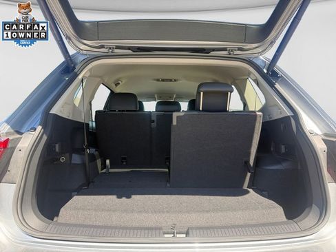 Used 2024 Volkswagen Tiguan SE FWD image 18