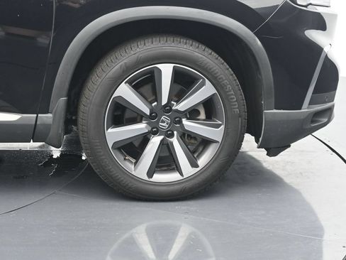 Used 2023 Honda Pilot Touring image 11