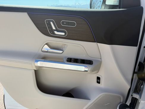 New 2026 Mercedes-Benz GLB 250 4MATIC image 13