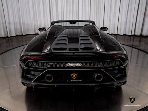 Used 2021 Lamborghini Huracan EVO RWD image 12