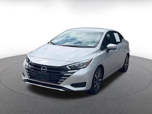 Used 2025 Nissan Versa SV FWD image 7