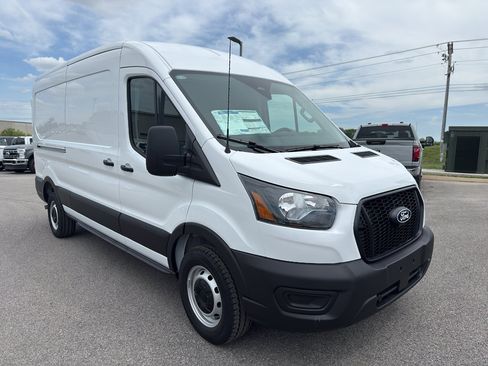 New 2026 Ford Transit 250 148 Medium Roof RWD image 3