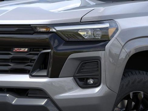 New 2025 Chevrolet Colorado Z71 w/ Midnight Edition image 10