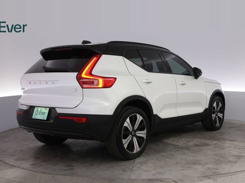 Used 2023 Volvo XC40 Recharge Plus AWD/4WD image 3