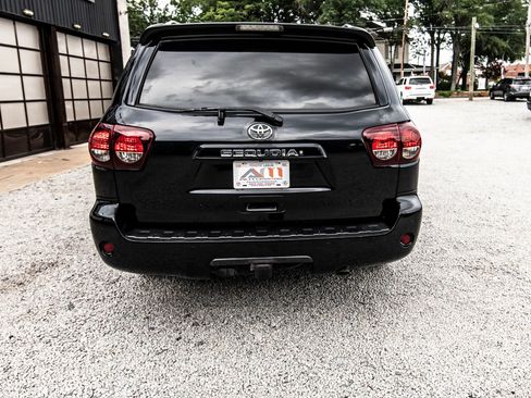 Used 2018 Toyota Sequoia SR5 RWD image 22