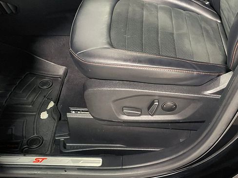 Used 2023 Ford Edge ST-Line image 20