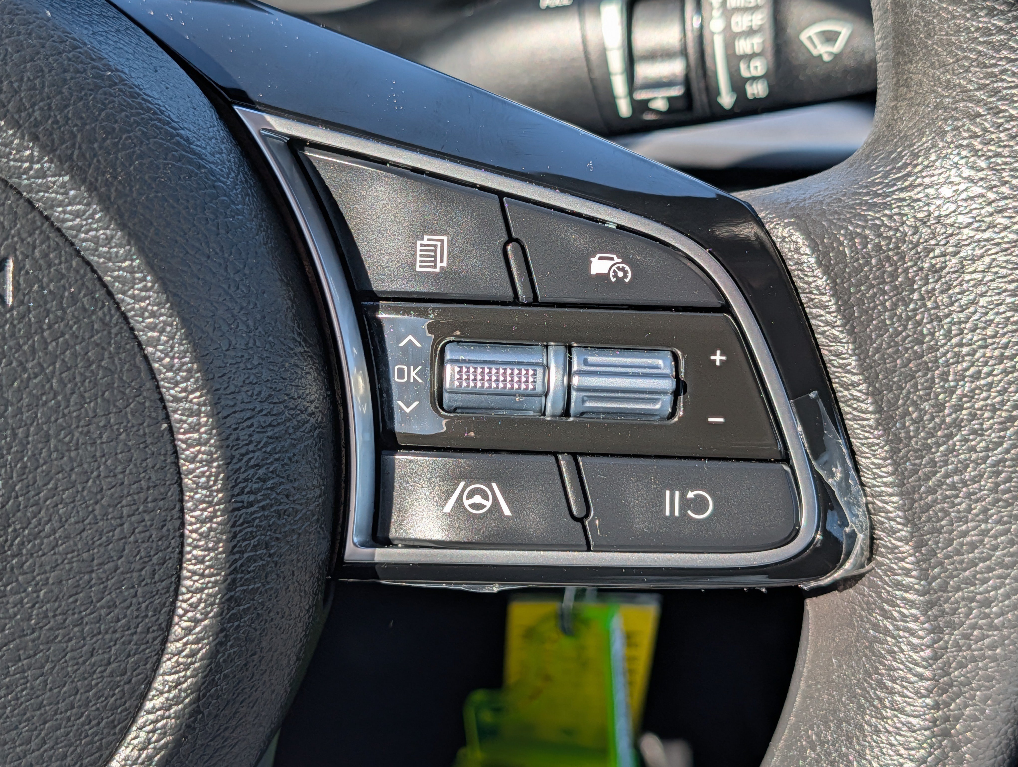 Certified 2024 Kia Forte LXS w/ LXS Technology Package FWD image 30