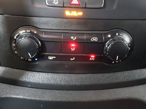 Used 2022 Mercedes-Benz Metris image 31