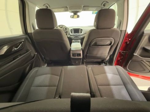 Used 2024 GMC Terrain SLE image 24