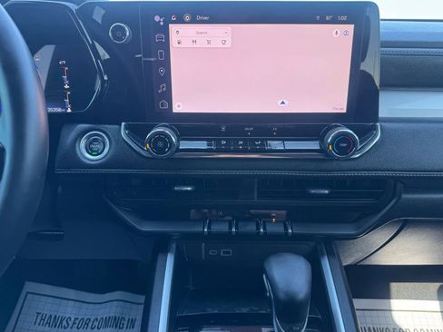 Used 2023 Chevrolet Colorado LT image 52