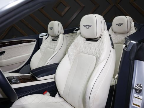 Used 2021 Bentley Continental GT image 28