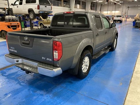 Used 2019 Nissan Frontier SV image 7