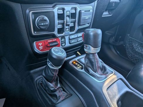 Used 2021 Jeep Wrangler Unlimited Rubicon image 12