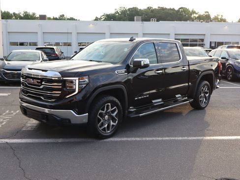 Used 2024 GMC Sierra 1500 SLT w/ SLT Premium Package AWD/4WD image 5